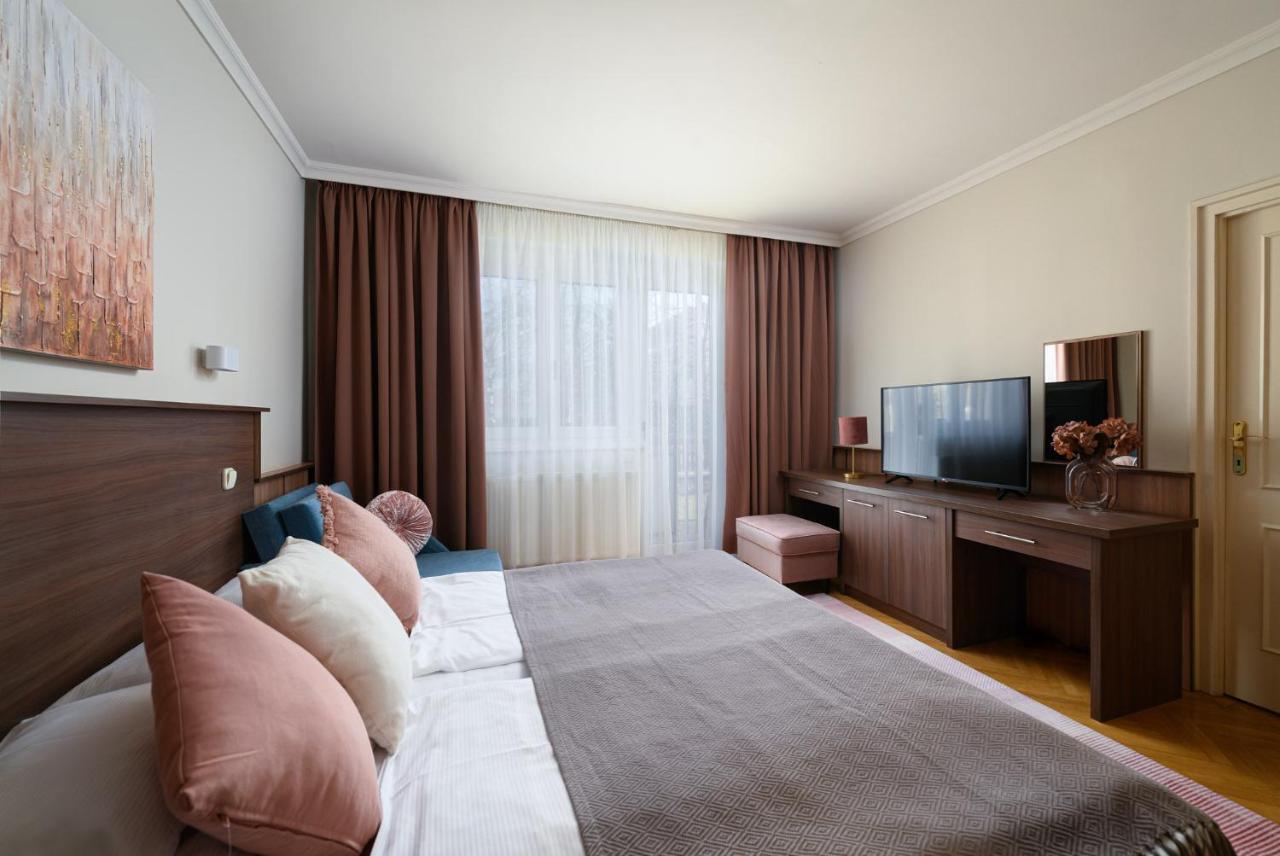 Szilfa Étterem Mariann Apartman Hajdúszoboszló Exterior foto