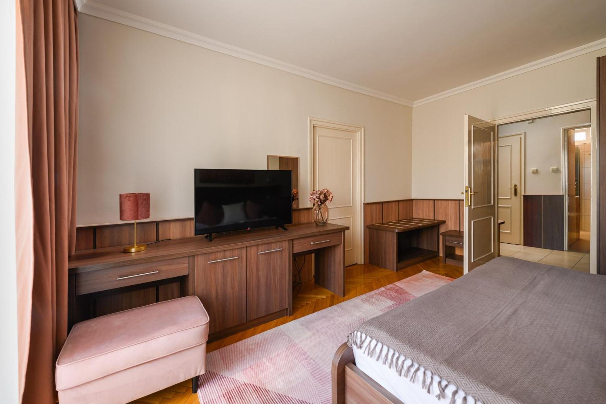 Szilfa Étterem Mariann Apartman Hajdúszoboszló Exterior foto