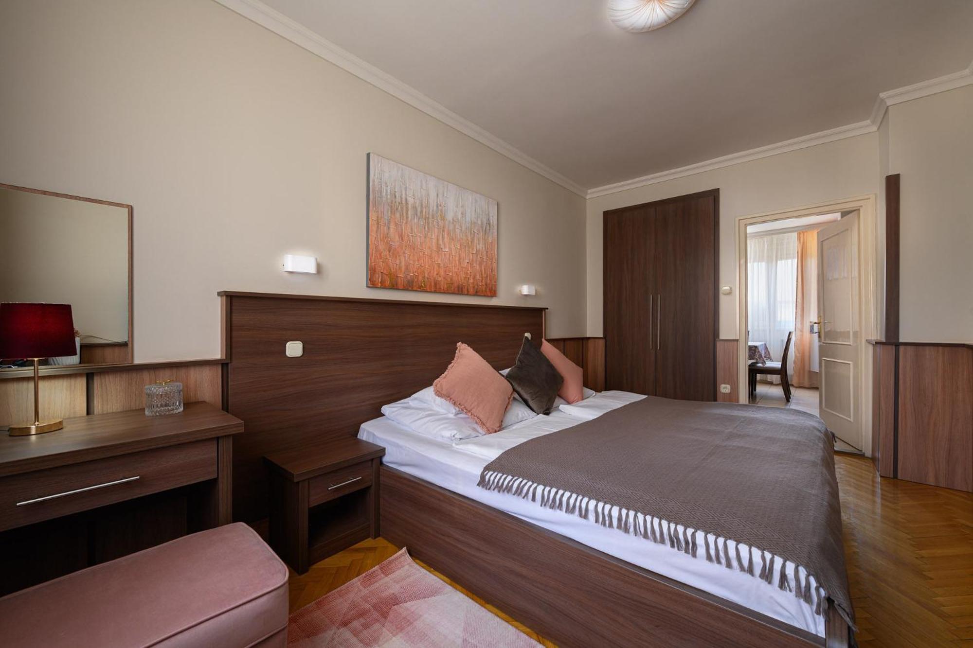 Szilfa Étterem Mariann Apartman Hajdúszoboszló Exterior foto